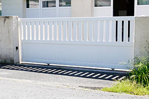 Driveway Swing Gate Repair in The Hammocks, FL